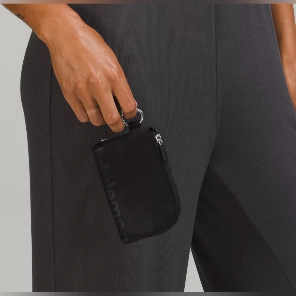 Lululemon Clippable Card Pouch in Black